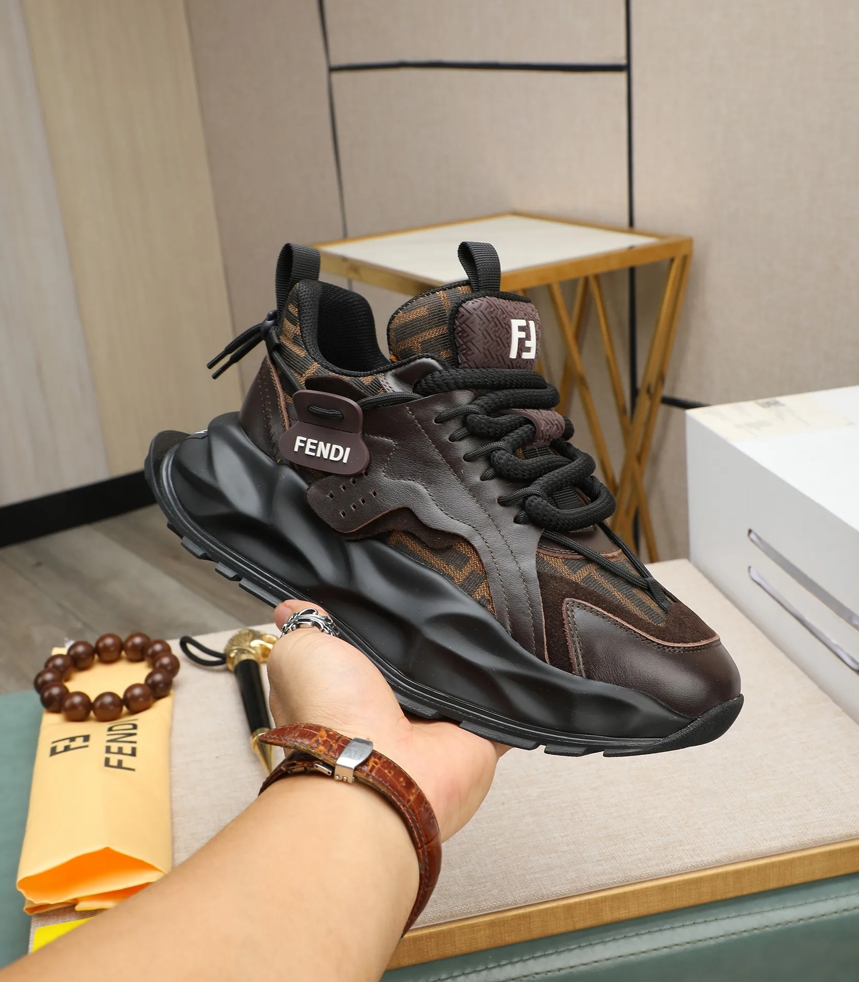 Men's clothing and shoes 💰580 🕷🕷【FENDI】FENDI fashionable casual men's shoes🇨🇳Original official website 1:1 model opening, new models are available first💯Not high-profile but avant-garde, simple, low-key and fashionable, super versatile style🌿Made of original cowhide➕Pigskin lining🎋The version is comfortable on the feet, so rigorous for any small place, first-class workmanship🍍38-44 Large quantities in stock